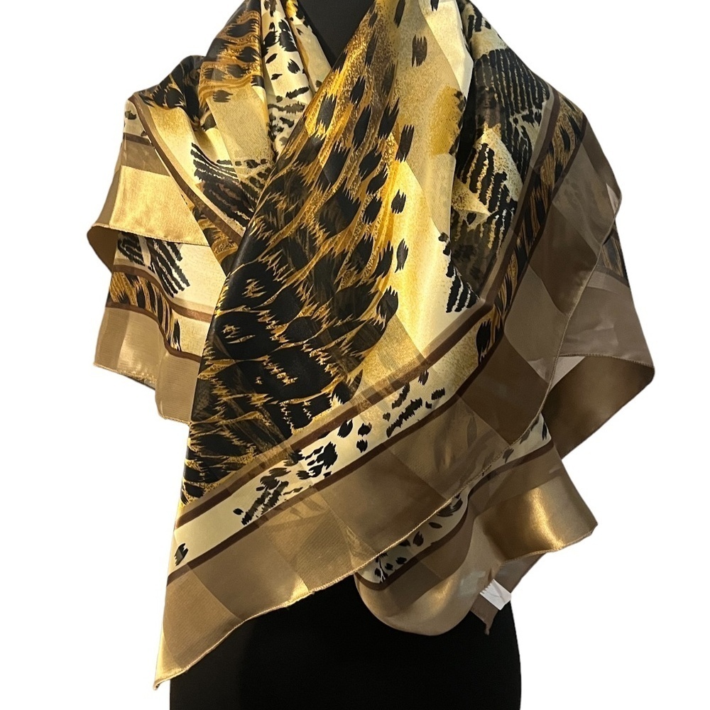 NWOT Scarf with Tiger Print Black/Brown/Cream Korea